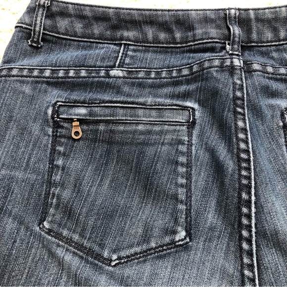 Dark wash ankle jeans with cute zippered back pockets by Chico’s Platinum - Picture 6 of 11